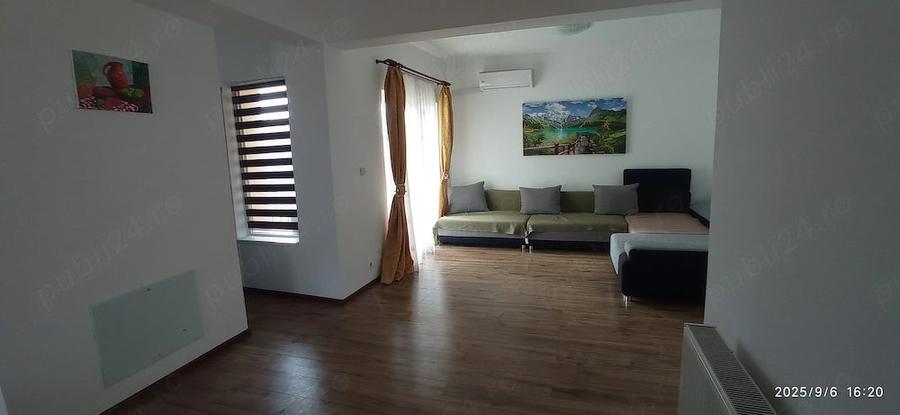 Apartament cu 4 camere decomandat în Sânmartin