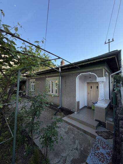 Casă cu 3 camere în Central