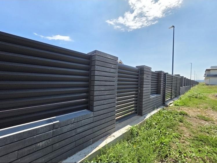Casă individuală cu 4 camere cu Canalizare în Cristian