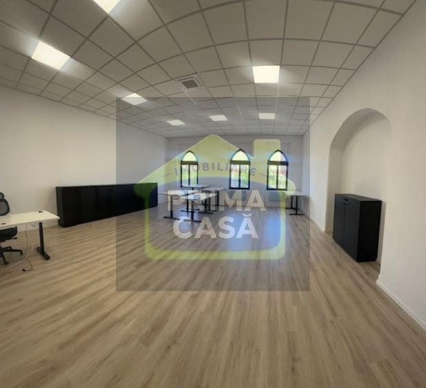 Birou, de 12.300000190735 mp, în Orașul Vechi