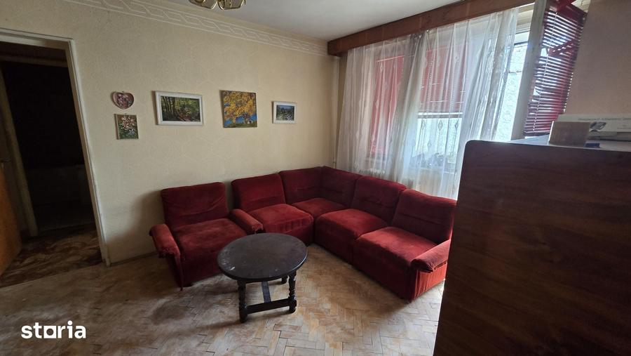Apartament cu 3 camere în Craiovei
