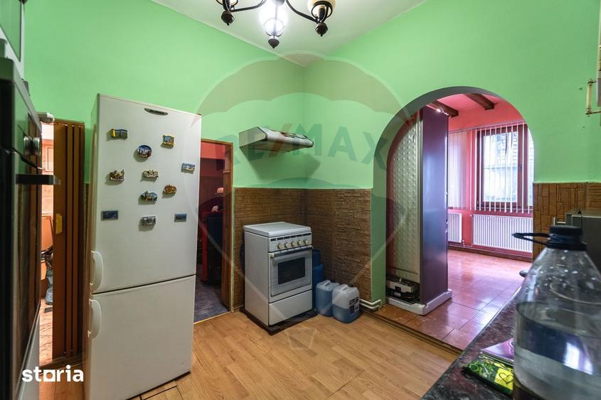 Apartament cu 3 camere, mobilat în Central