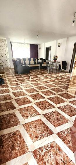 Casă cu Teren 3160 Mp în Central