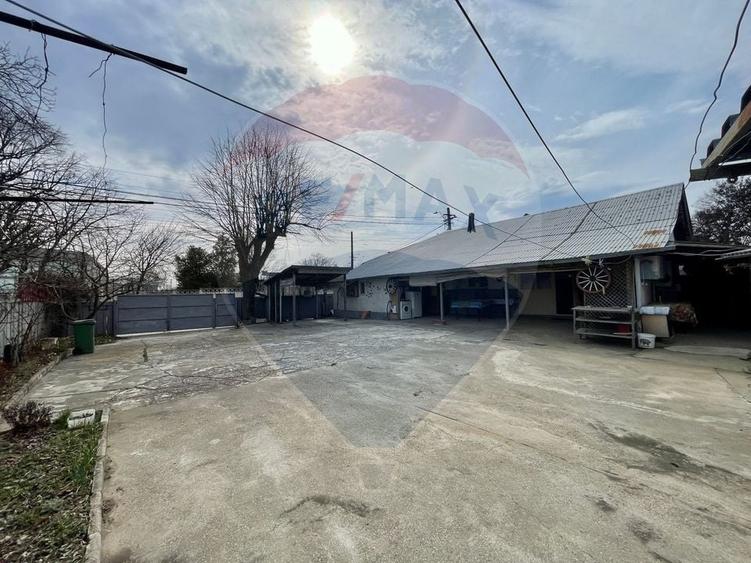 Casă individuală cu 3 camere cu Canalizare în Nord-Est