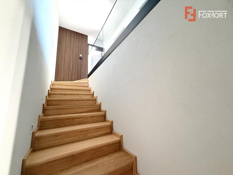 Duplex cu 4 camere cu Canalizare în Dumbrăvița