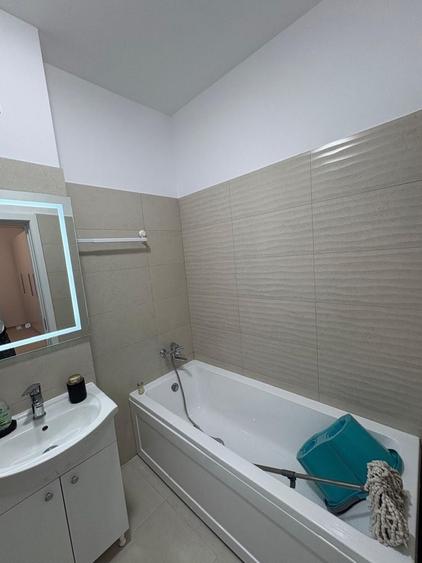 Apartament cu 2 camere decomandat în Titan