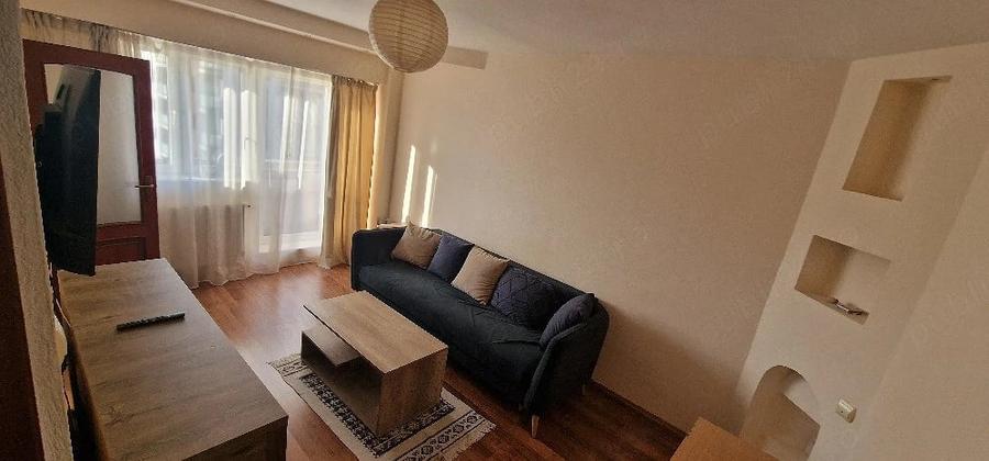 Garsonieră decomandată în Central