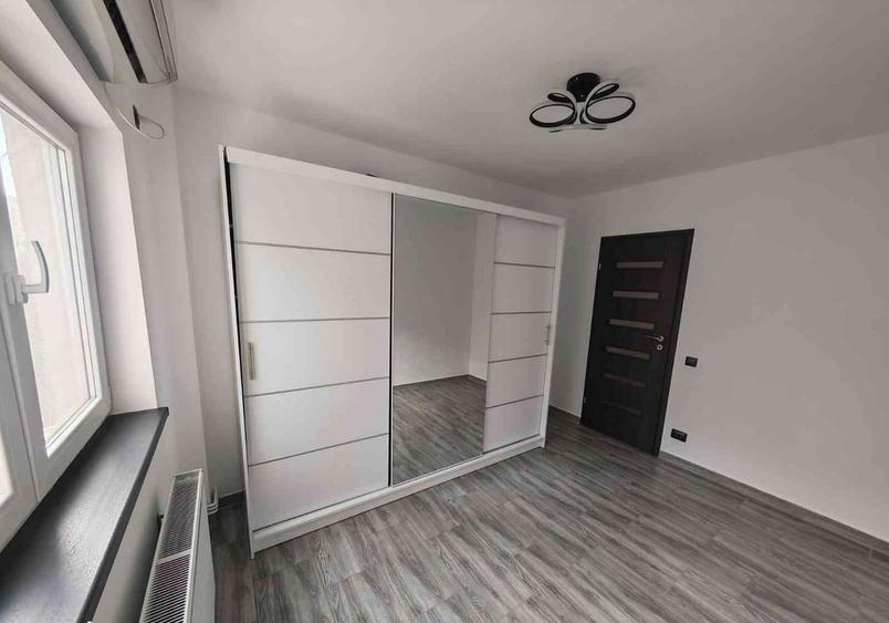 Apartament cu 4 camere decomandat în Crângași