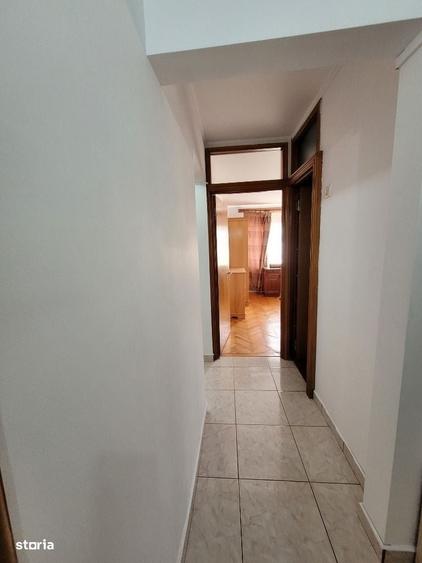 Apartament cu 3 camere decomandat în Bere