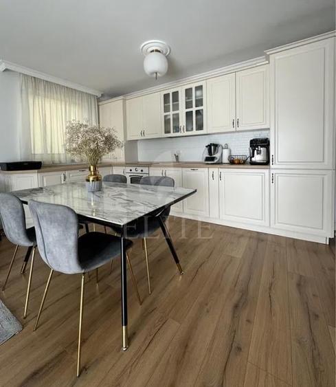 Apartament cu 3 camere semidecomandat, mobilat în Zorilor