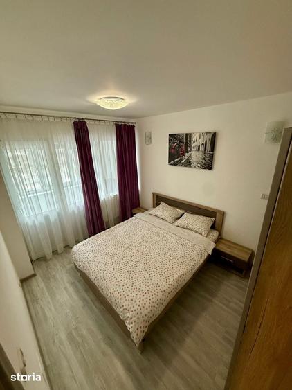 Apartament cu 3 camere decomandat în Cornișa