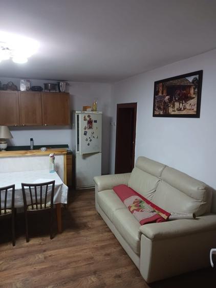 Casă cu 3 camere în Fotoș