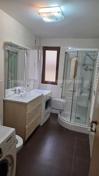 Apartament cu 3 camere decomandat, mobilat în Dumbrăvița