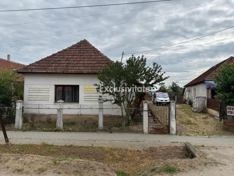 Casă individuală cu 3 camere cu Canalizare în Livada