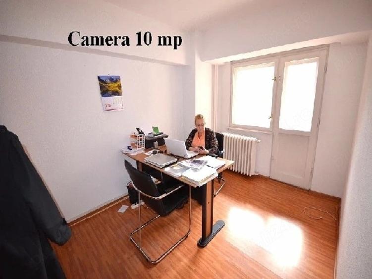 Apartament cu 5 camere decomandat în Unirii