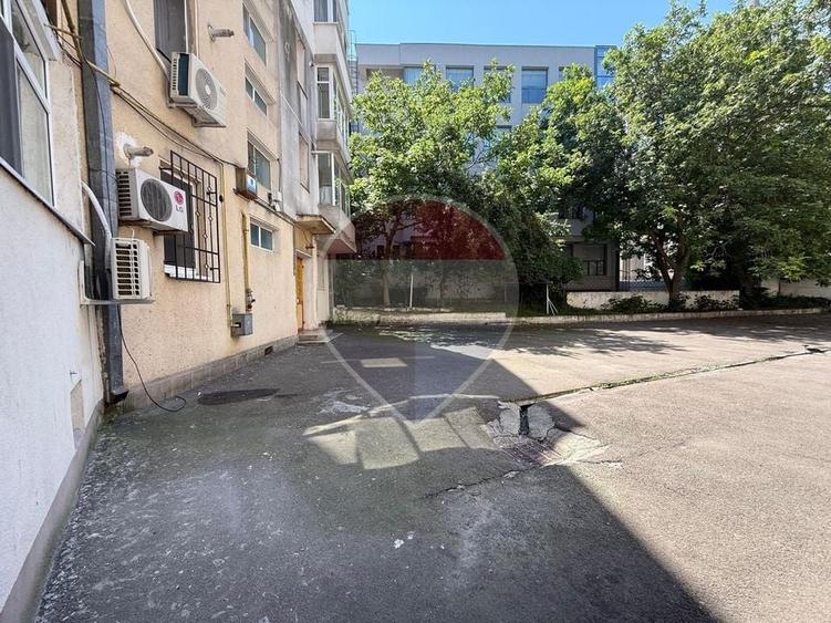 Garsonieră decomandată, mobilată în Peninsula