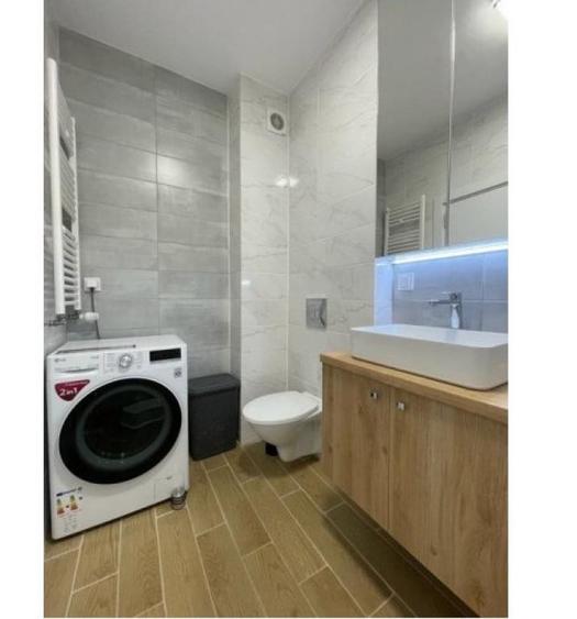 Apartament cu 3 camere nedecomandat în Mihai Bravu