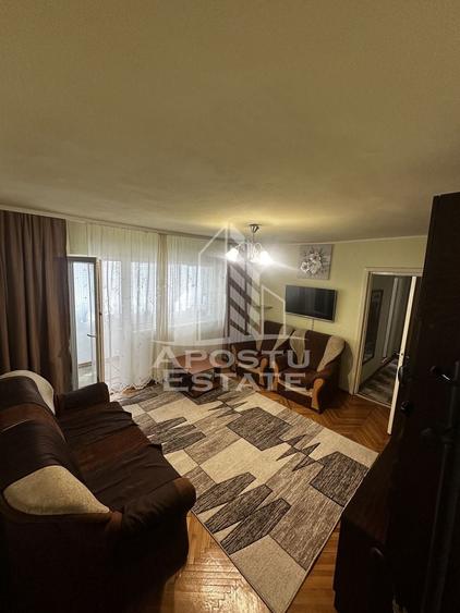 Apartament cu 3 camere decomandat, mobilat în Girocului