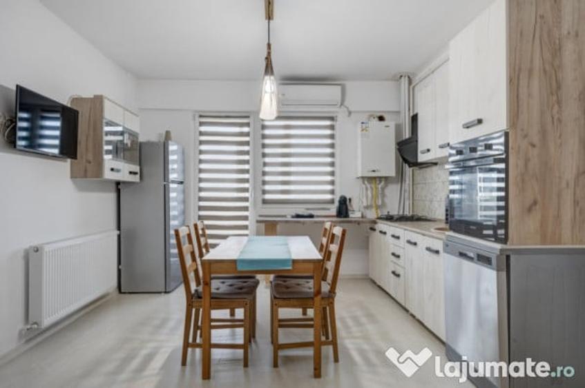 Apartament cu 3 camere decomandat în Central