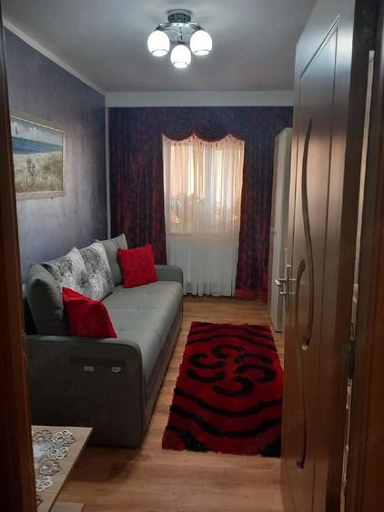 Apartament cu 4 camere decomandat în Central