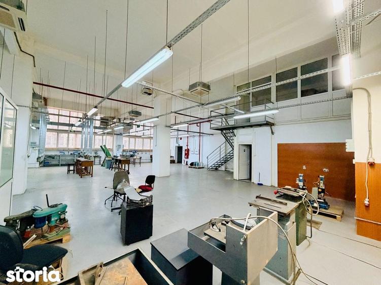 Spa?iu Comercial de Vanzare Renovare Recenta, Aproape de Metrou - 9