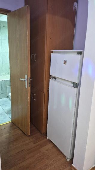 Apartament cu 2 camere semidecomandat în Ferentari