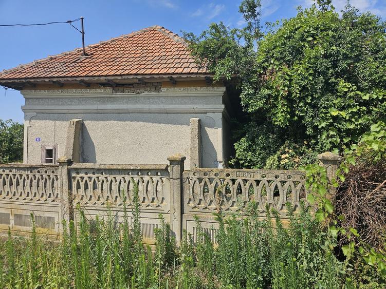 Casă cu 4 camere în Frumoasa