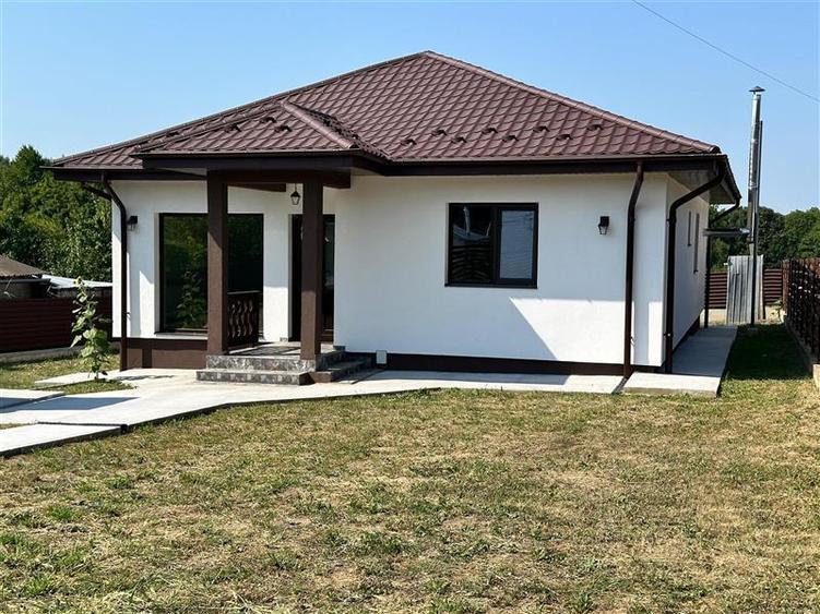 Casă individuală cu 3 camere cu Teren 620 Mp în Grajduri