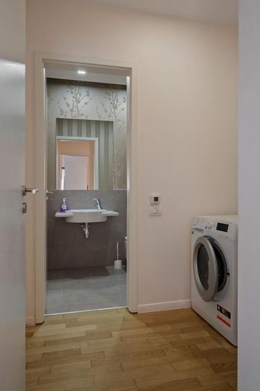 Apartament cu 3 camere decomandat, mobilat în Universitate