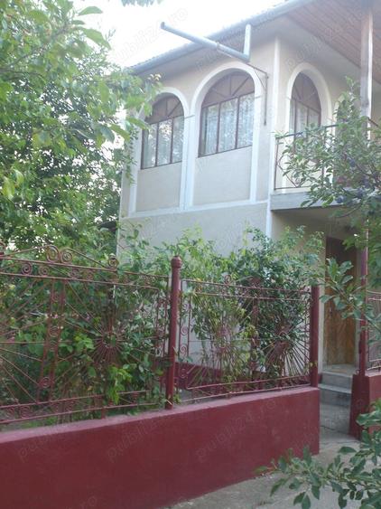 Casă cu 5 camere cu Teren 3000 Mp în Satchinez