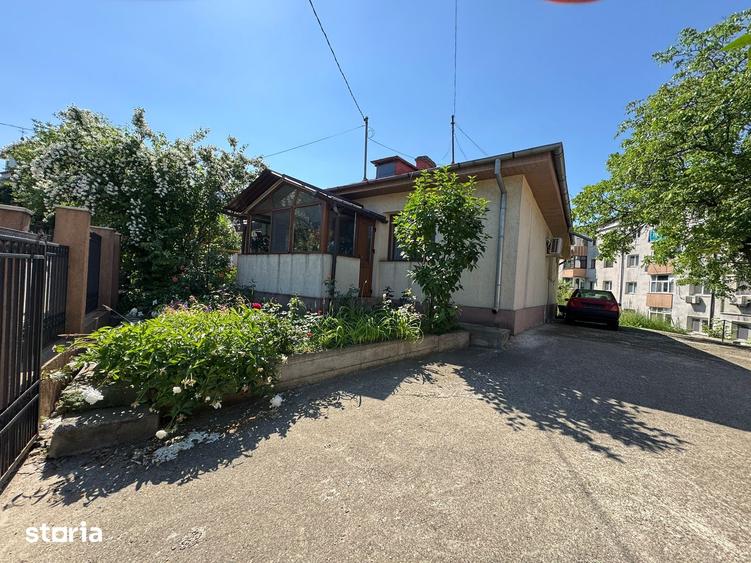 Casă cu 3 camere cu Teren 451 Mp în Central