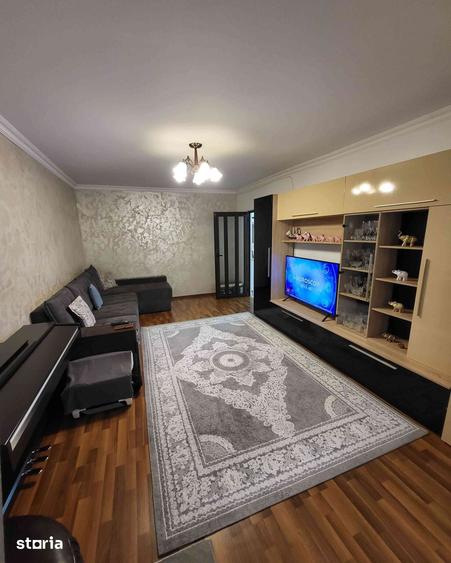 Apartament cu 3 camere decomandat în Mioriței