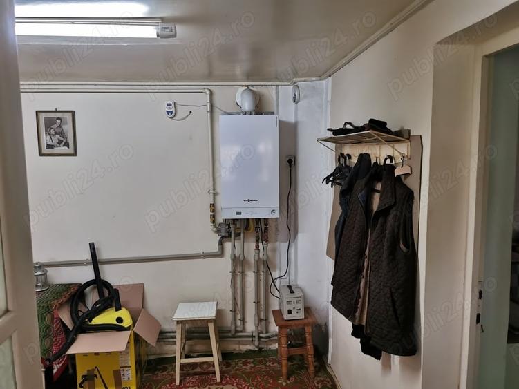 Casă cu 5 camere cu Teren 4365 Mp în Vidra