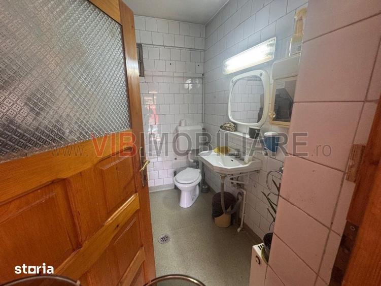 Spațiu comercial, de 711 mp, în Tei