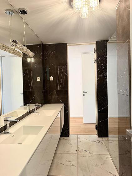 Apartament cu 4 camere decomandat în Aviatorilor