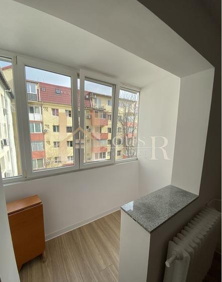 Apartament cu 3 camere semidecomandat, mobilat în Girocului