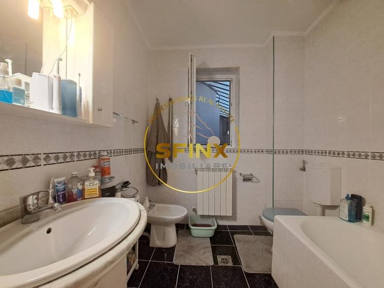 Casă individuală cu 7 camere cu Canalizare în Crângași