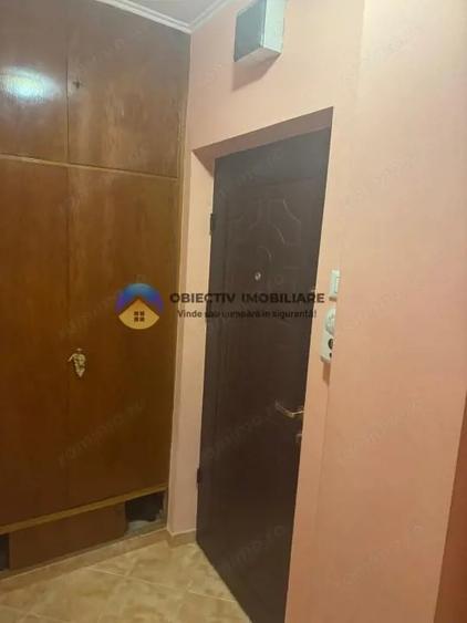 Apartament cu 3 camere semidecomandat în Mărăței