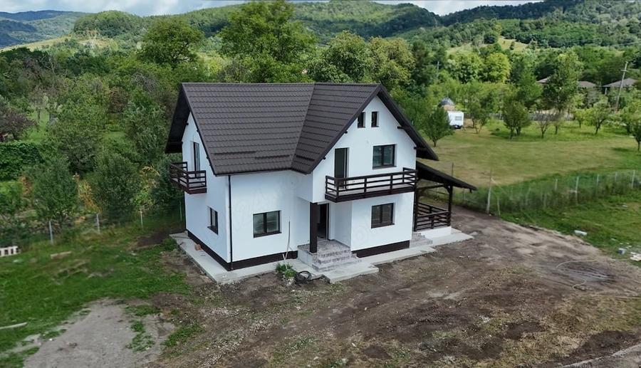 Casă cu Teren 575 Mp în Brebu