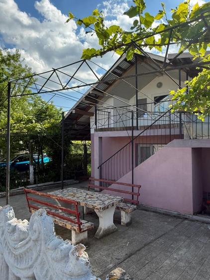 Casă cu 4 camere în Ruginoasa