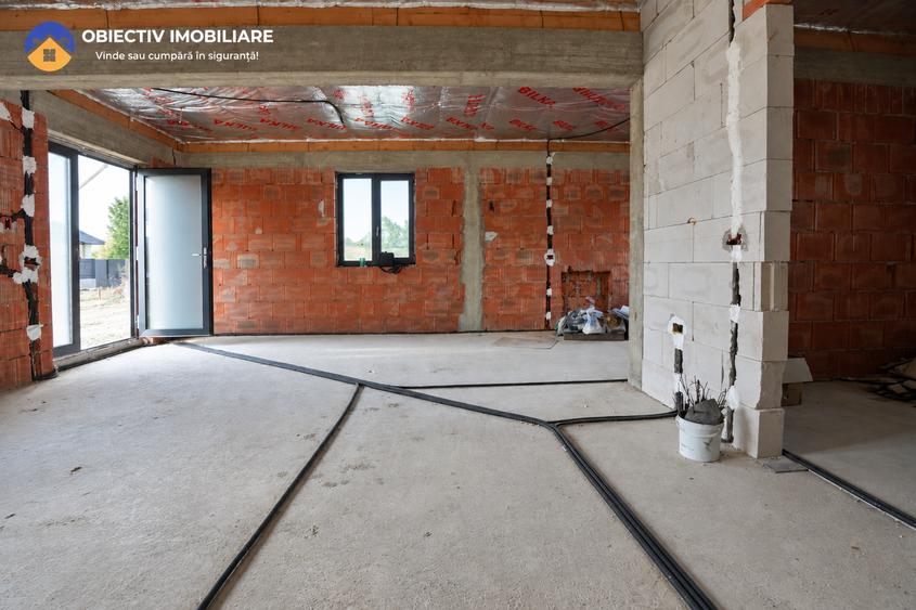 Casă individuală cu 3 camere cu Teren 615 Mp în Dumbrava Roșie