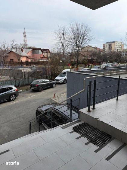 Apartament cu 3 camere decomandat în Văcăresti