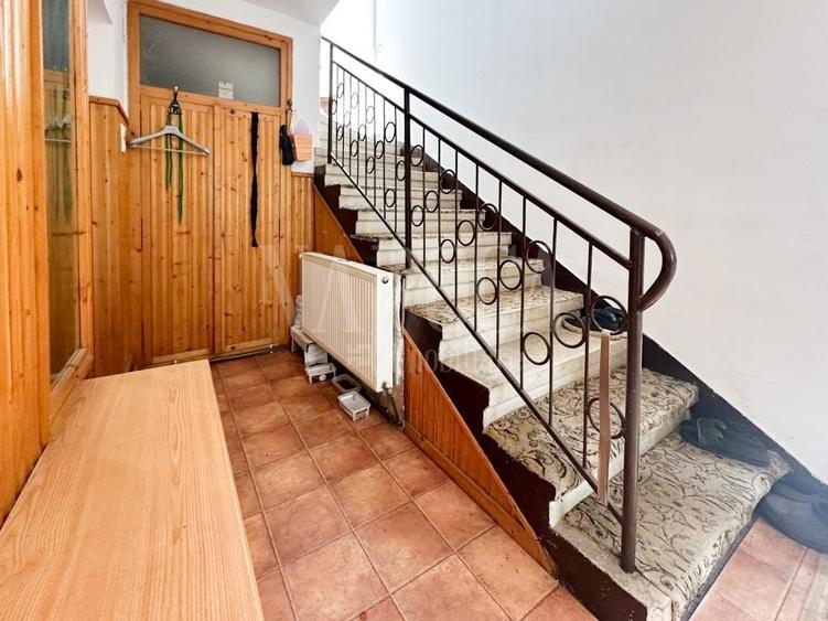 Casă individuală cu 5 camere cu Canalizare în Gruia
