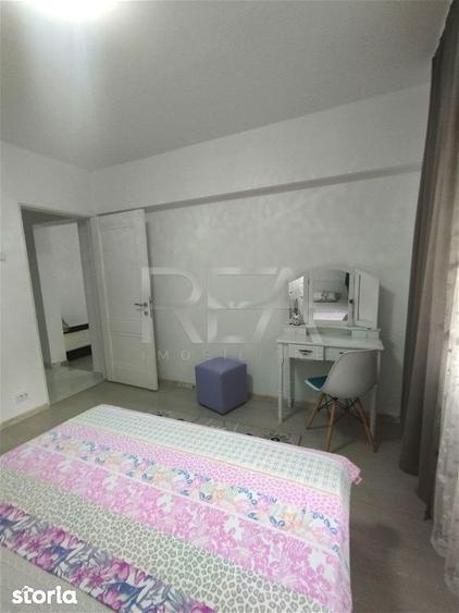 Apartament cu 3 camere semidecomandat, mobilat în Pantelimon