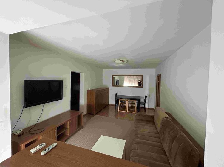 Apartament cu 3 camere semidecomandat în Exterior Vest