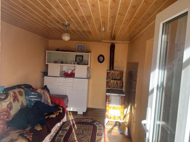 Casă cu Teren 1263 Mp în Valea Mărului