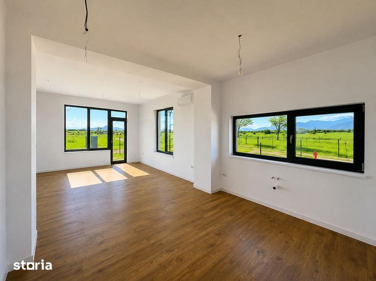 Casă cu 4 camere cu Teren 300 Mp în Stupini