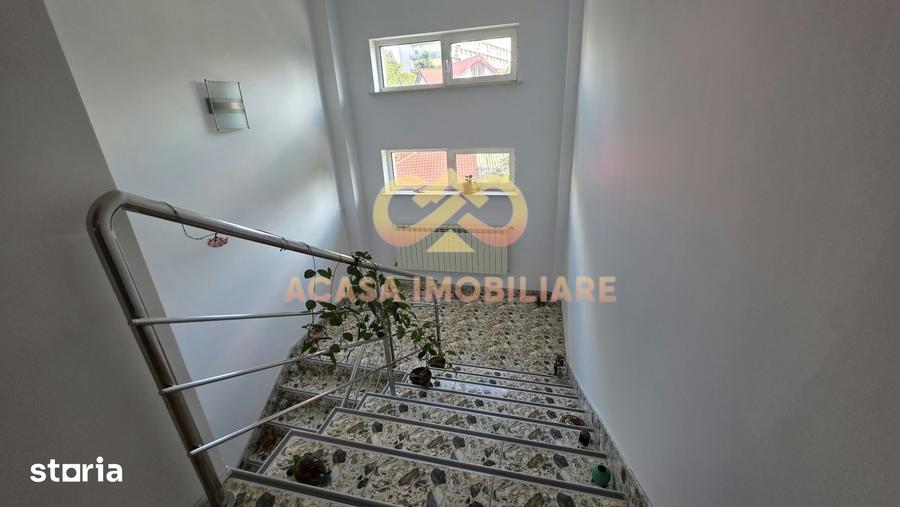 Casă cu 7 camere cu Teren 400 Mp în Tătărași