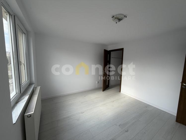Duplex cu 4 camere cu Canalizare în Florești