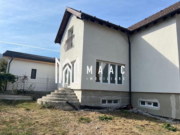 Casă individuală cu 3 camere cu Canalizare în Sadu